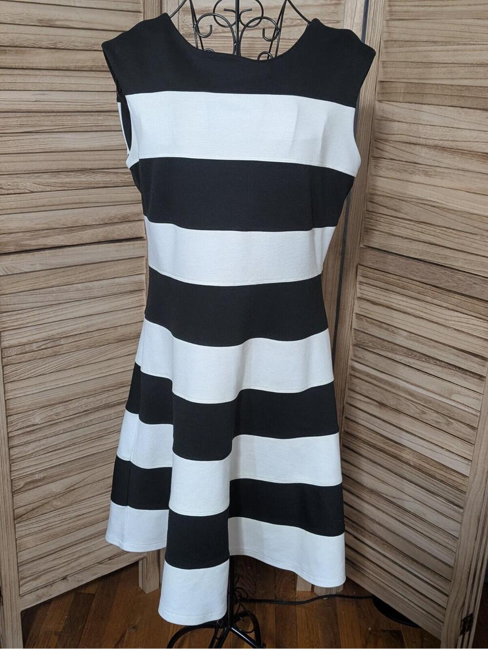 Size Medium  New York + Company Casual Black‎ White Stripe Fit And Flare Dress